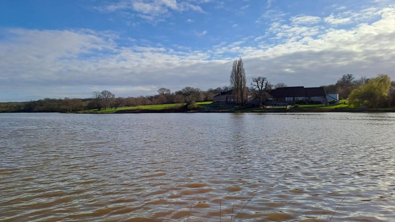 Sandown On The Creek Wootton Bridge  Exterior photo
